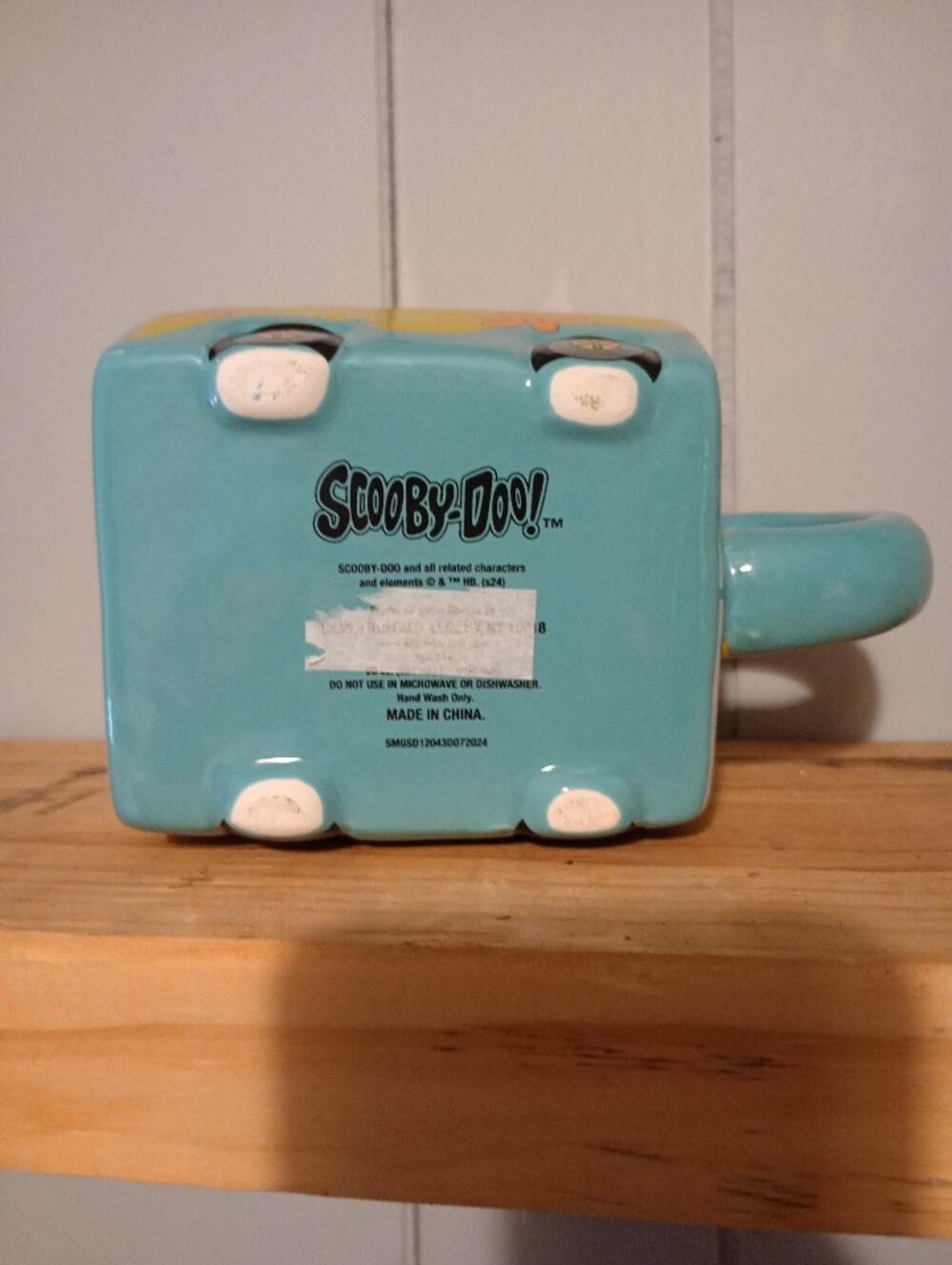 Scooby-Doo Mystery Machine Mug - Picture 5 of 8